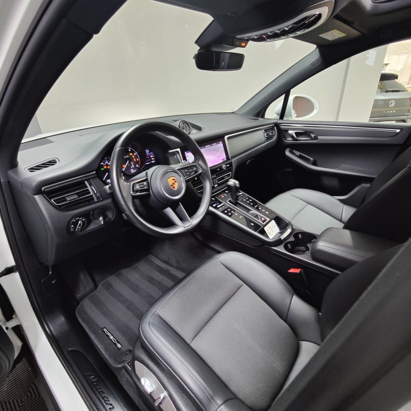 PORSCHE MACAN T 