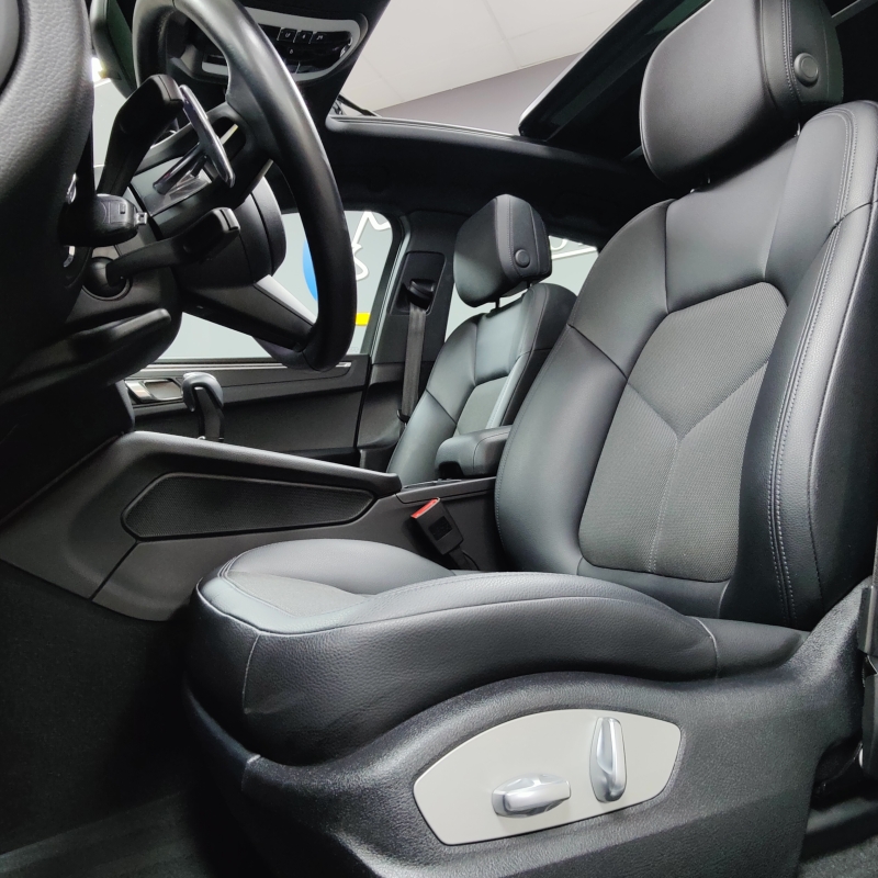 PORSCHE MACAN T 