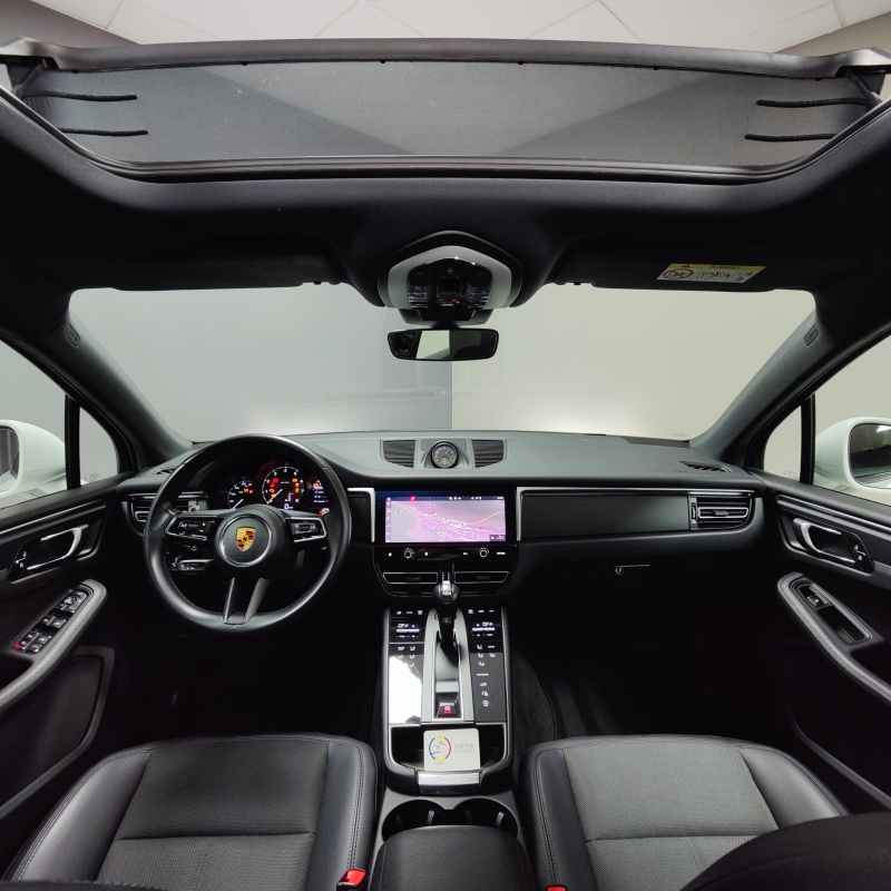 PORSCHE MACAN T 
