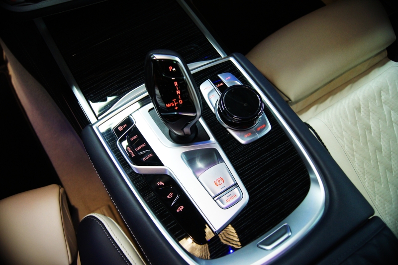 BMW 750I XDRIVE 530CV * FULL EQUIP * 