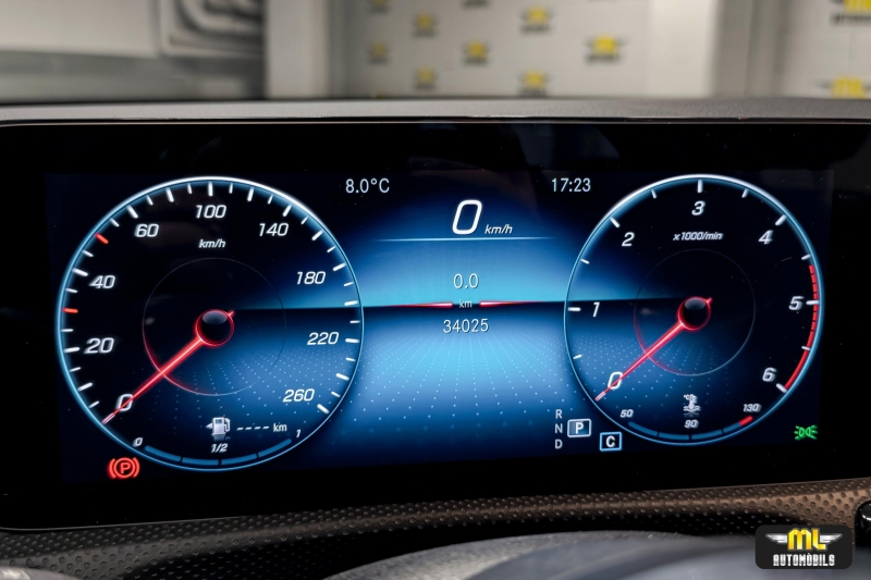 Mercedes-Benz A 200 d Sedán