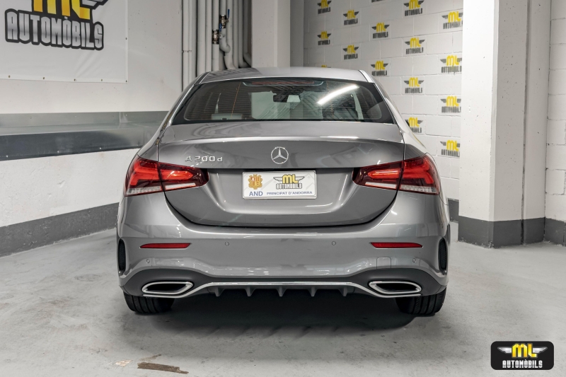 Mercedes-Benz A 200 d Sedán