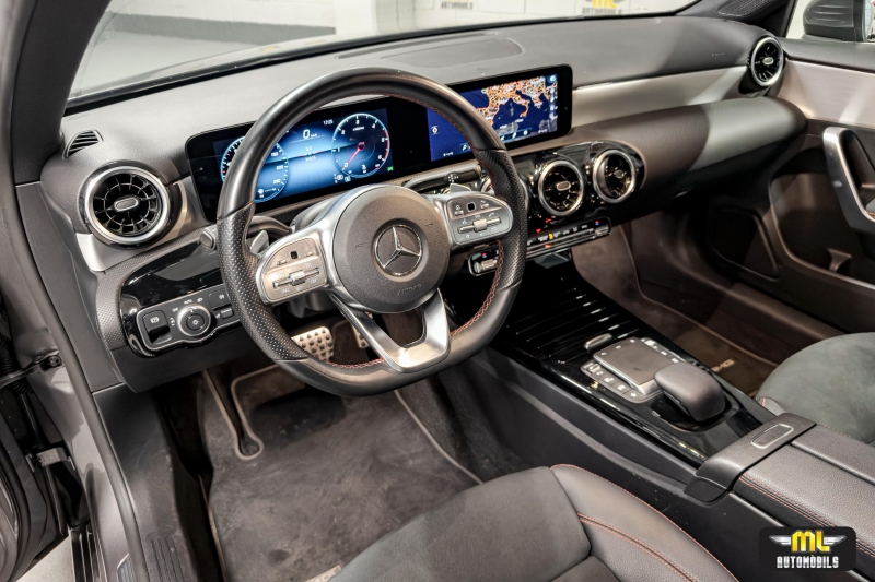 Mercedes-Benz A 200 d Sedán