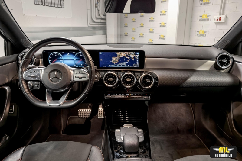 Mercedes-Benz A 200 d Sedán