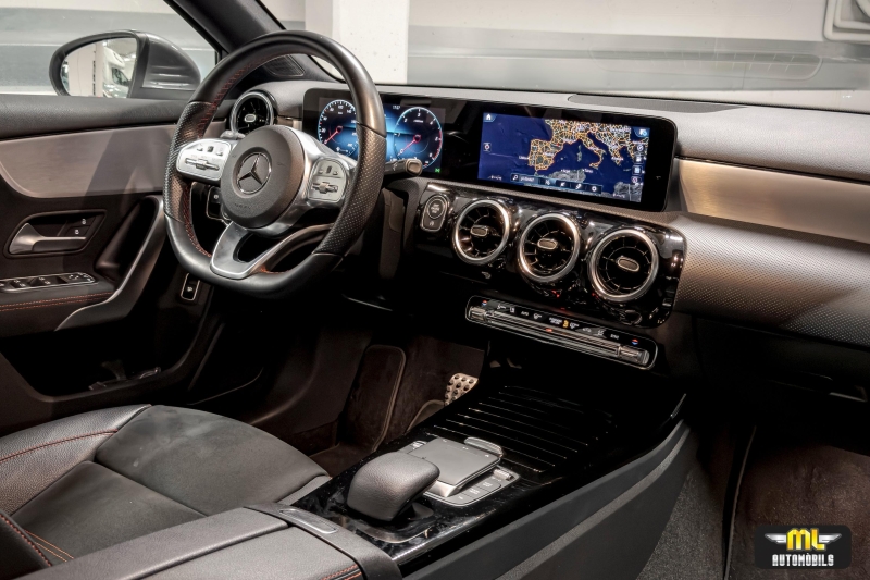 Mercedes-Benz A 200 d Sedán