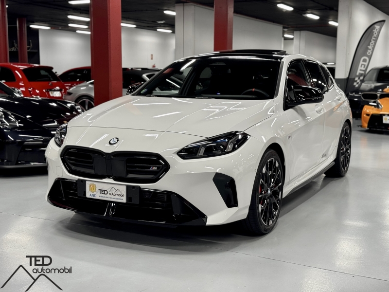 NOU model BMW M135i 300cv xDrive