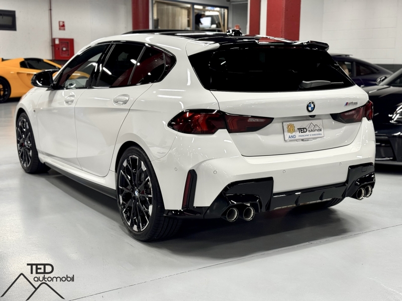 NOU model BMW M135i 300cv xDrive