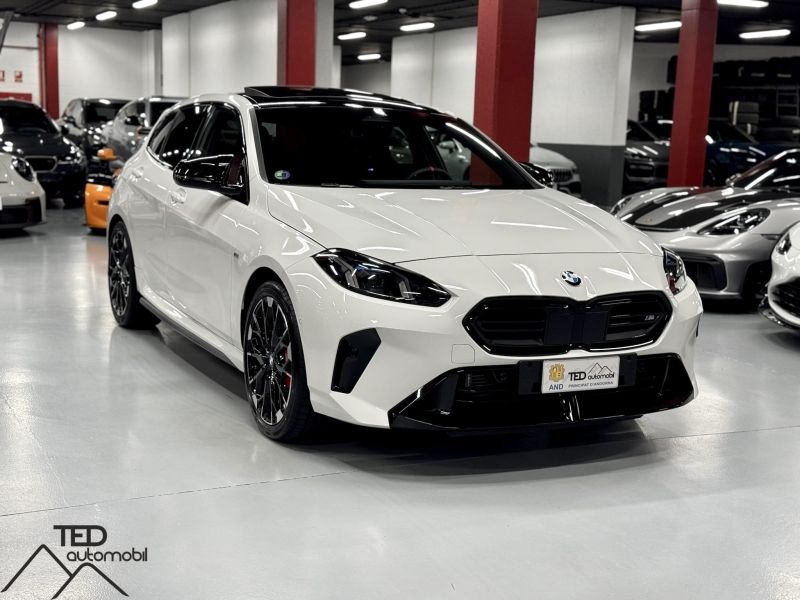 NOU model BMW M135i 300cv xDrive