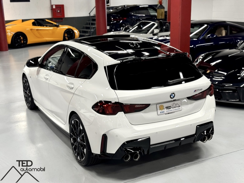 NOU model BMW M135i 300cv xDrive