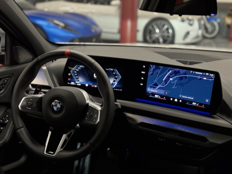 NOU model BMW M135i 300cv xDrive