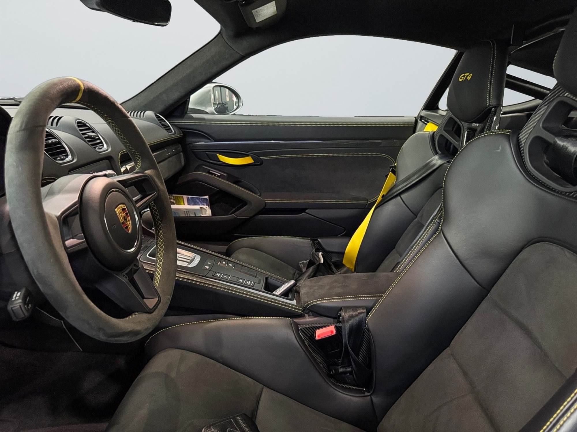 Porsche 718 Cayman GT4 420 CV