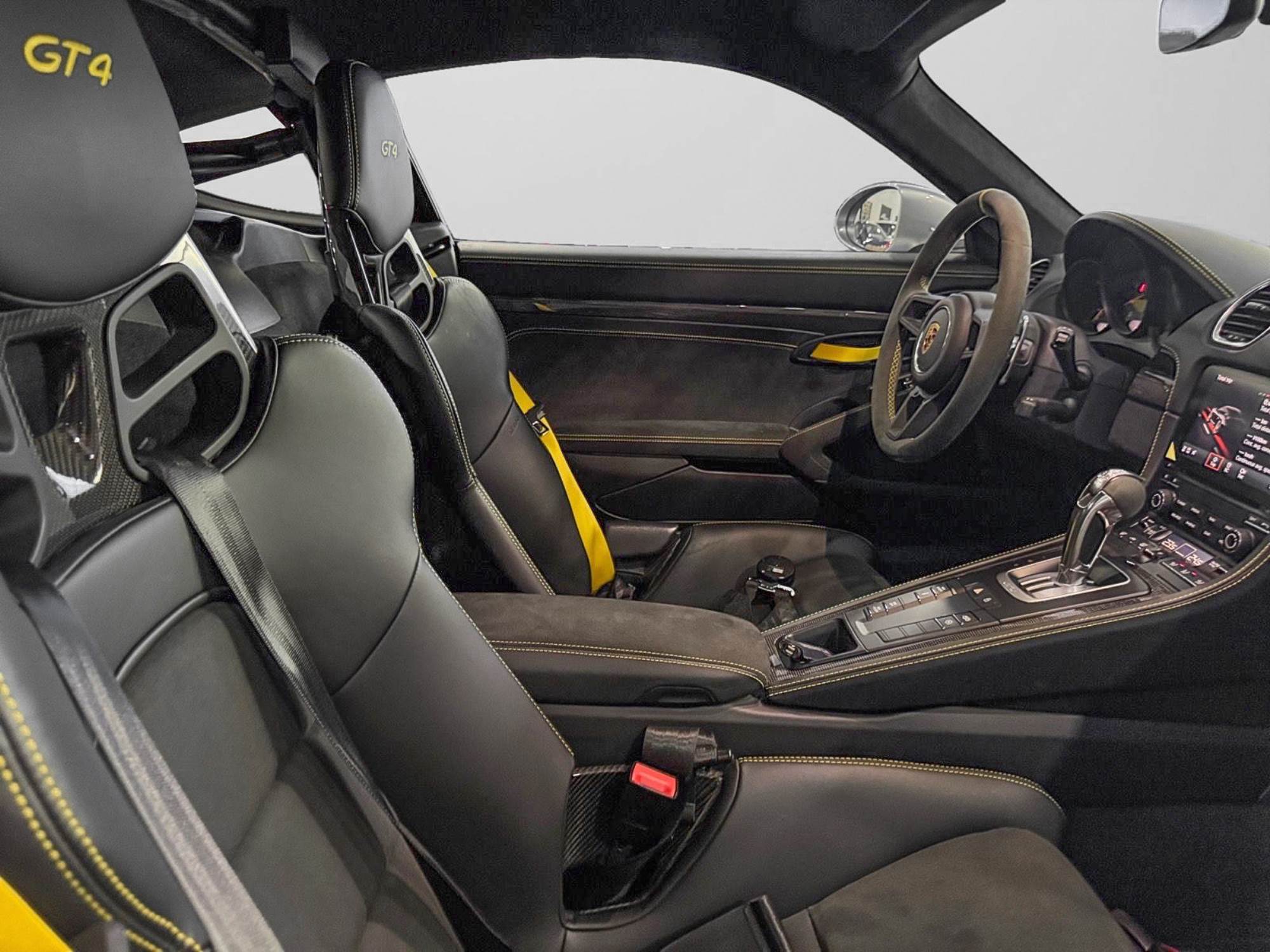 Porsche 718 Cayman GT4 420 CV