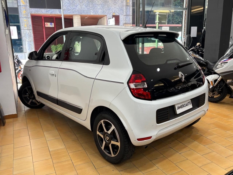 RENAULT TWINGO