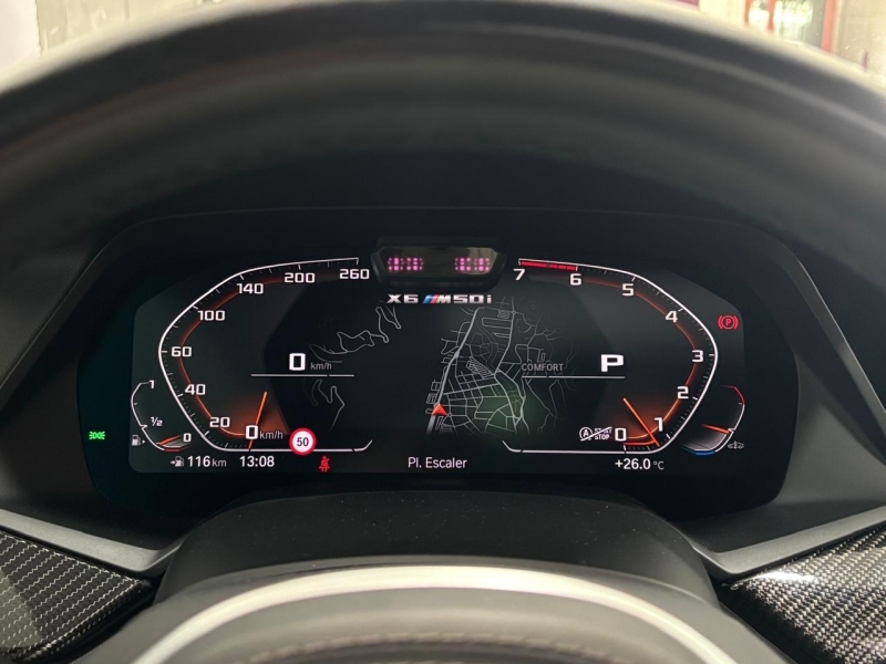 BMW X6 M50i