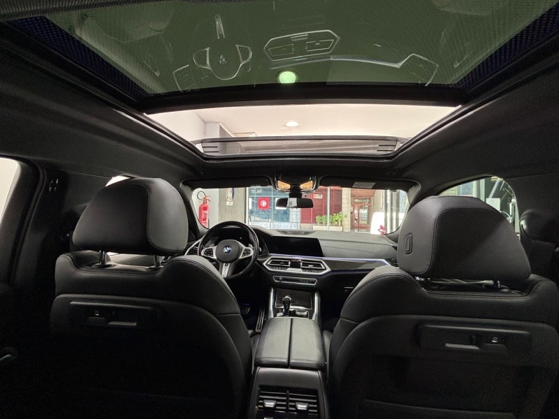 BMW X6 M50i