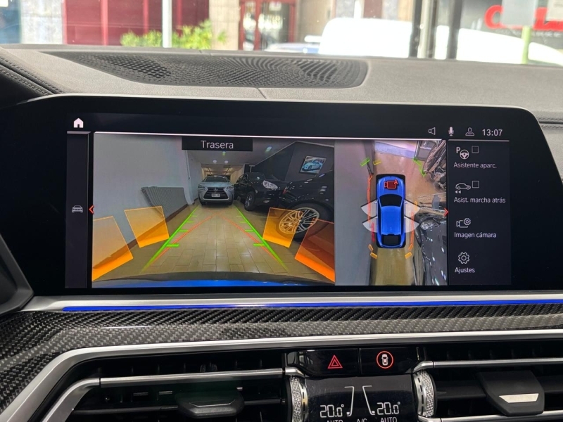 BMW X6 M50i
