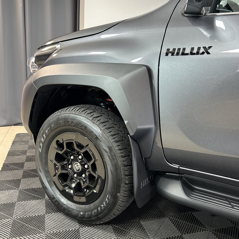 TOYOTA HILUX GR SPORT 204CV 2025