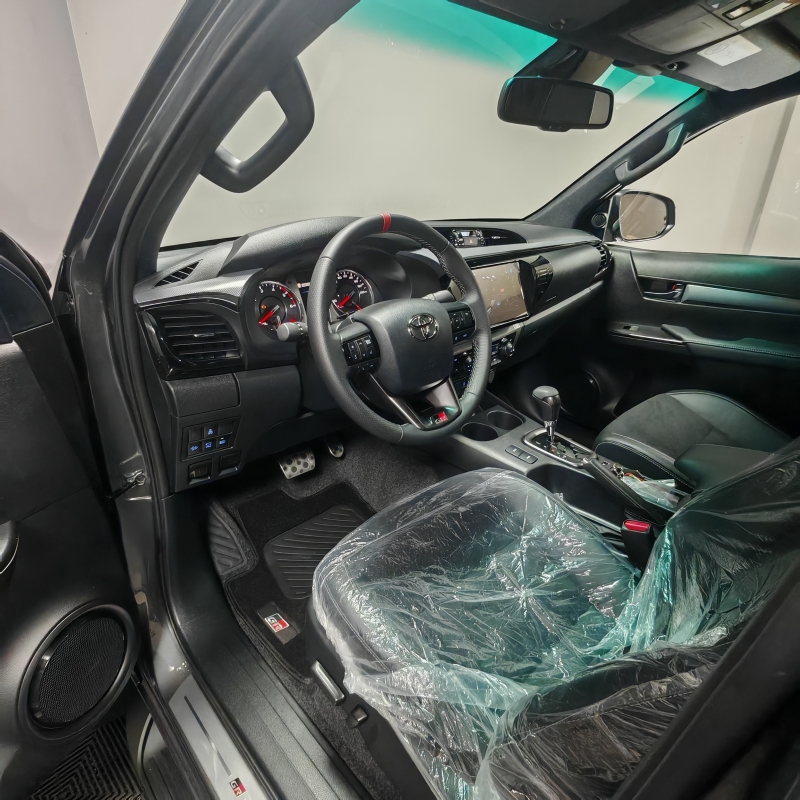 TOYOTA HILUX GR SPORT 204CV 2025