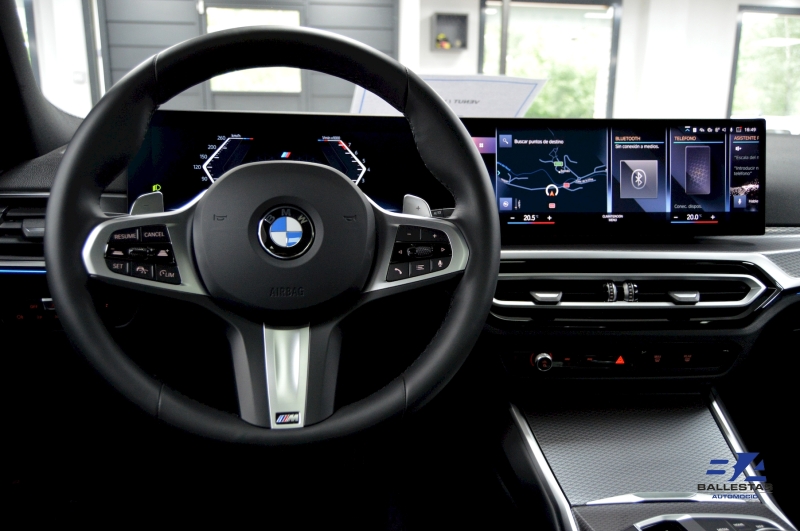 BMW 330i Touring M-Sport 258CV 