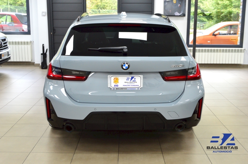 BMW 330i Touring M-Sport 258CV 