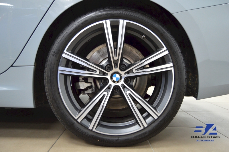 BMW 330i Touring M-Sport 258CV 