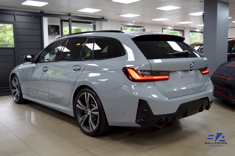BMW 330i Touring M-Sport 258CV 