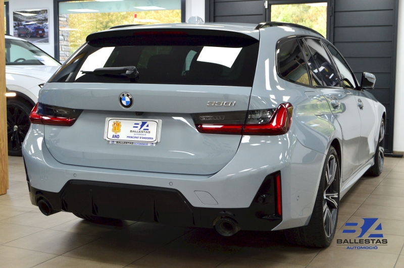 BMW 330i Touring M-Sport 258CV 