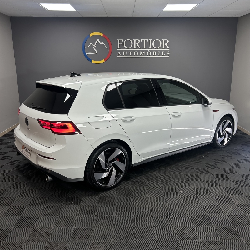 VOLKSWAGEN GOLF 8 GTI “MATRIX”