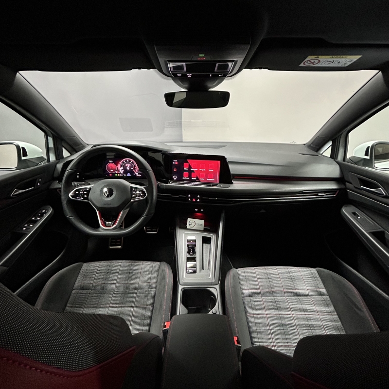 VOLKSWAGEN GOLF 8 GTI “MATRIX”