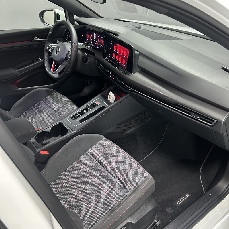VOLKSWAGEN GOLF 8 GTI “MATRIX”