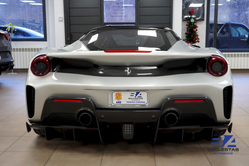 Ferrari 488 PISTA 