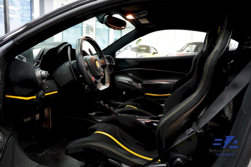 Ferrari 488 PISTA 