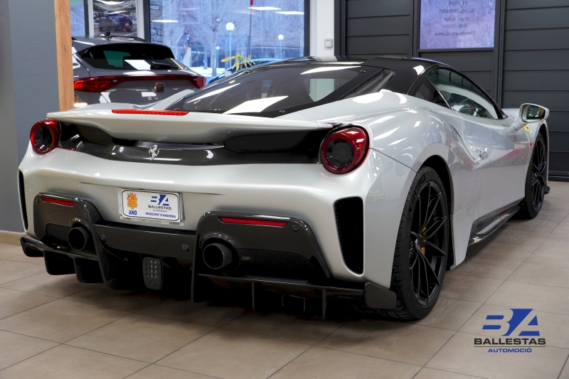 Ferrari 488 PISTA 