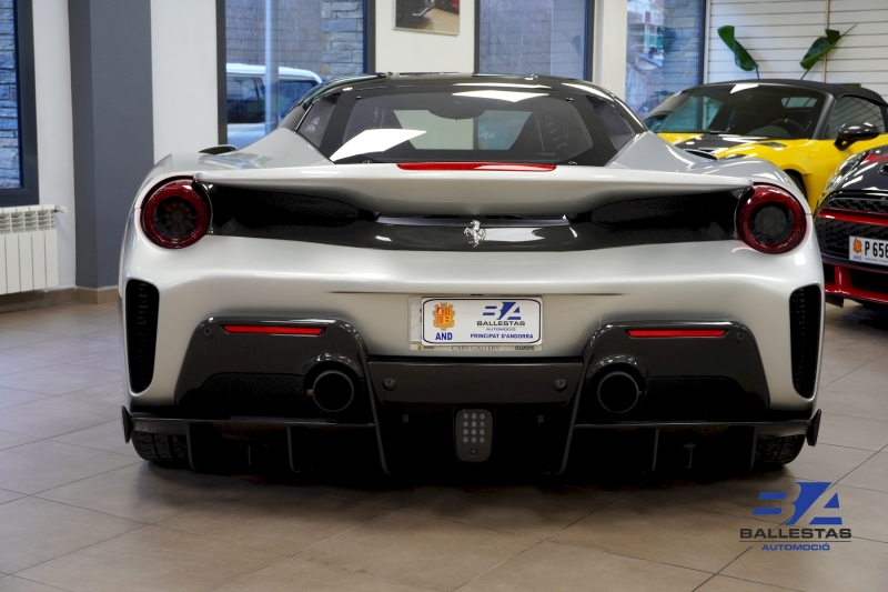 Ferrari 488 PISTA 