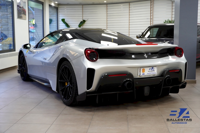 Ferrari 488 PISTA 