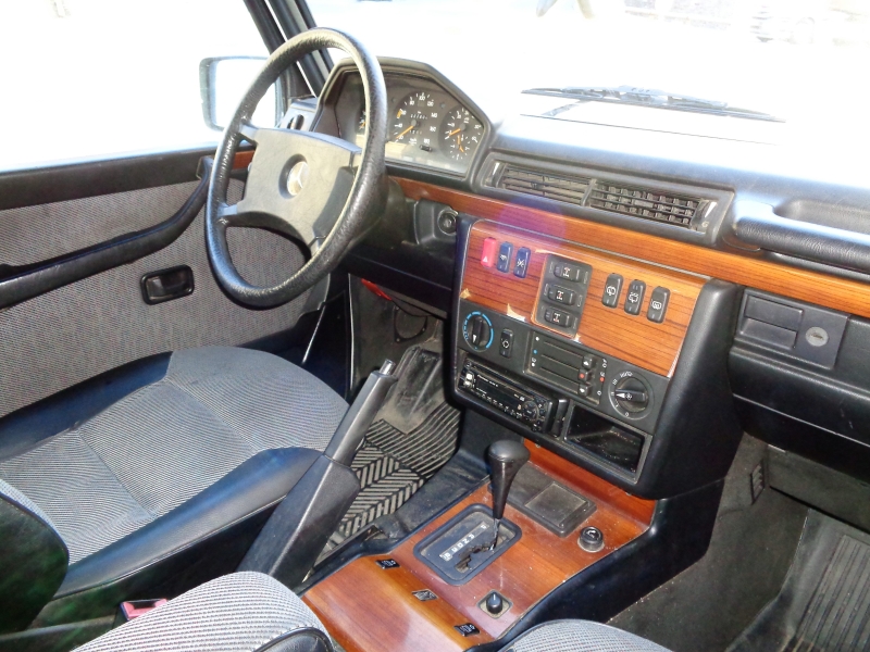 MERCEDES-BENZ G 300 GD