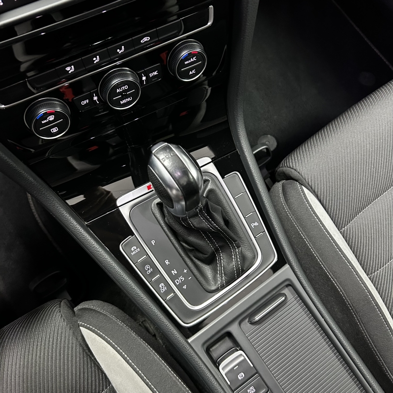 VOLKSWAGEN GOLF R 300CV 4MOTION