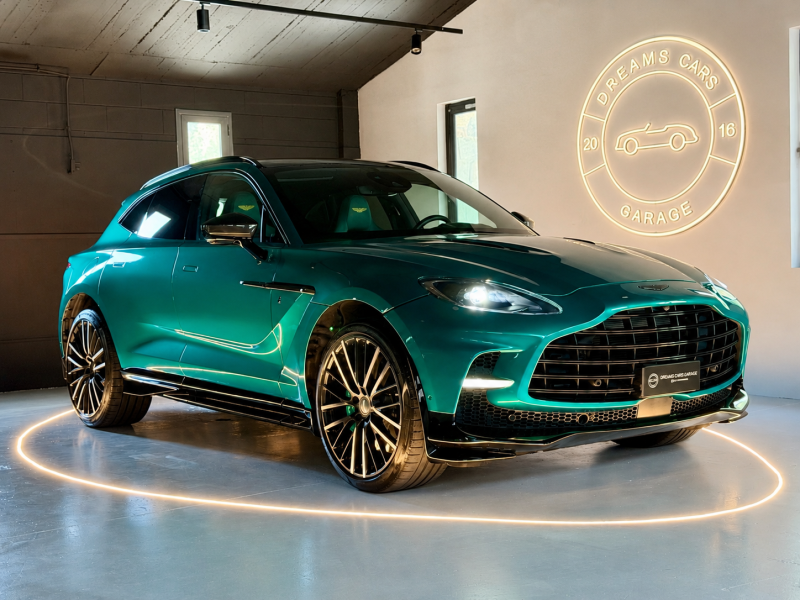 Aston Martin DBX 707 AMR23 