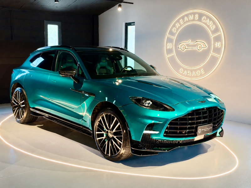 Aston Martin DBX 707 AMR23 