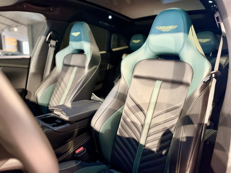 Aston Martin DBX 707 AMR23 