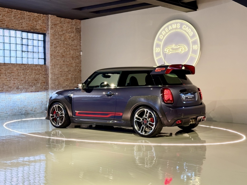Mini GP3 amb solo 4200km