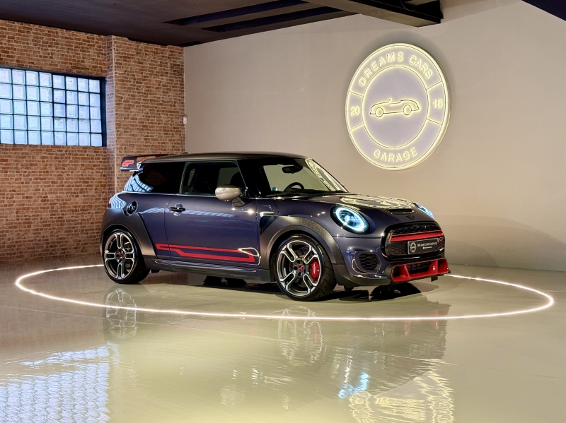 Mini GP3 amb solo 4200km