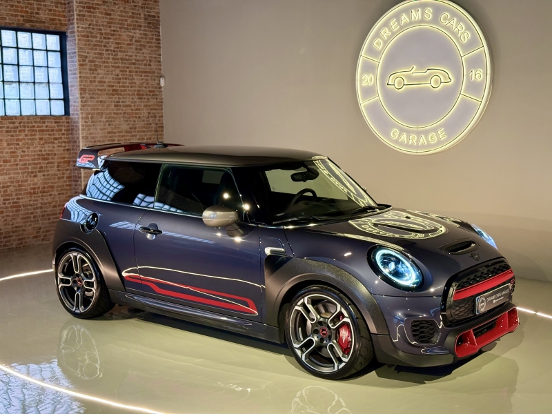 Mini GP3 amb solo 4200km