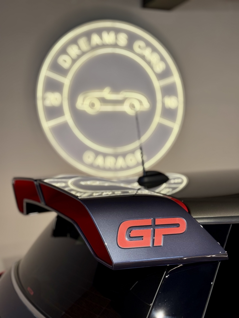 Mini GP3 amb solo 4200km
