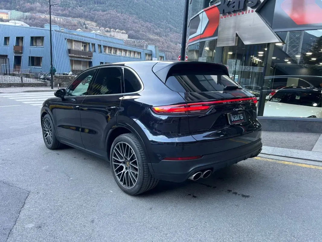 Porsche Cayenne  S