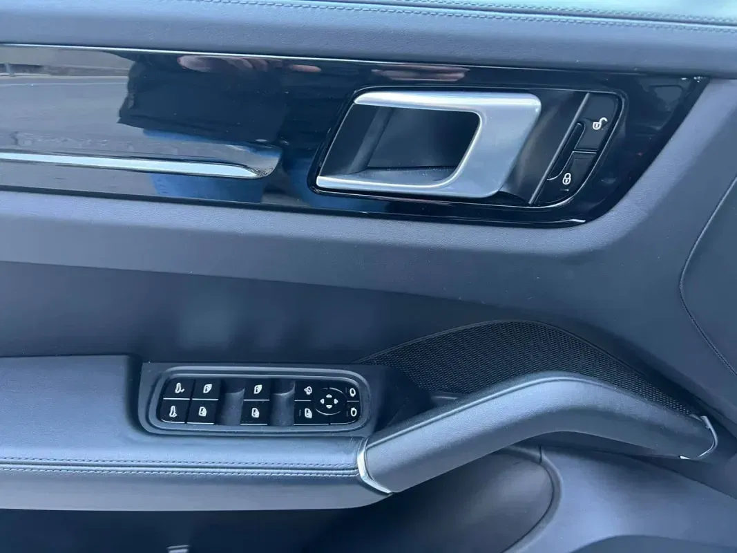 Porsche Cayenne  S