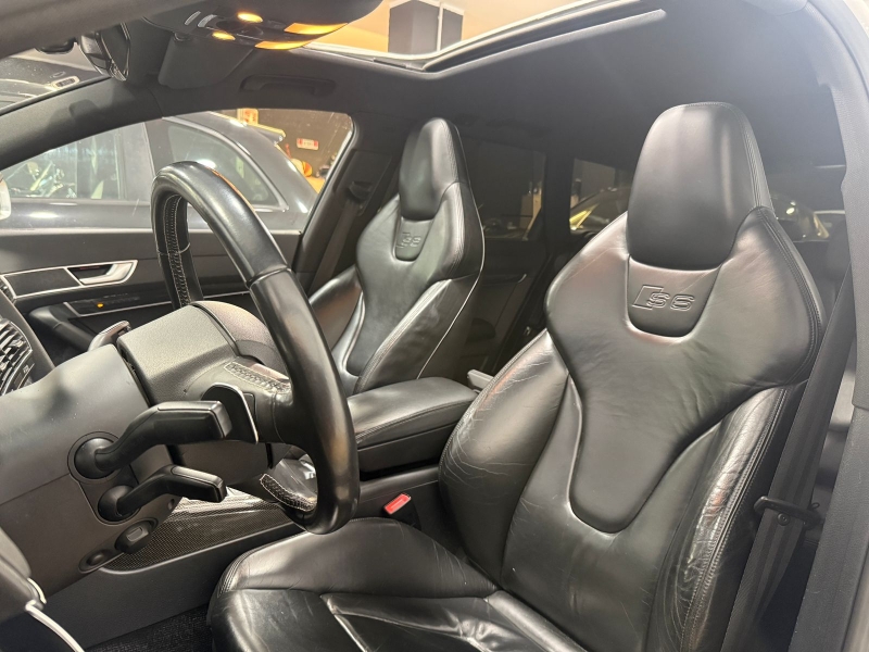 Audi S6 5.2L V10 Quattro