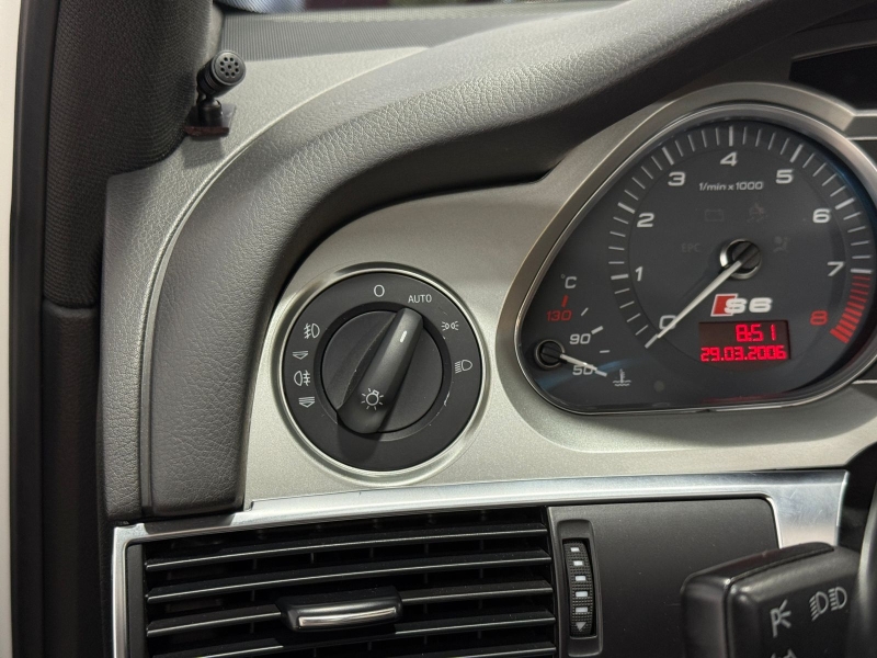 Audi S6 5.2L V10 Quattro