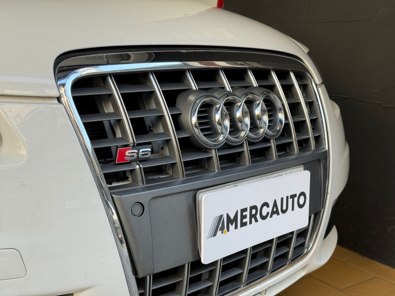 Audi S6 5.2L V10 Quattro