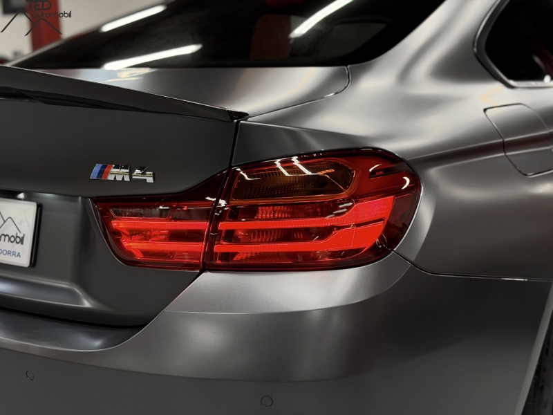 BMW M4 DKG 431cv Carbono